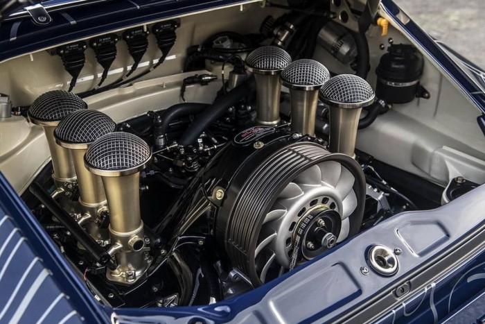 Könnyfakasztóan csodálatos a retrós ruhába öltöztetett Porsche 8 | Vezess Könnyfakasztóan csodálatos a retrós ruhába öltöztetett Porsche 8