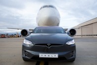 Guinness-rekordot állított fel a Tesla 18