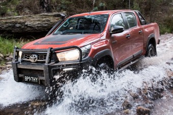 Terepjáró célszerszámok gyári kivitelben