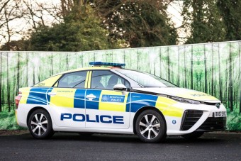 Tucatnyi hidrogénautóval erősít a londoni rendőrség