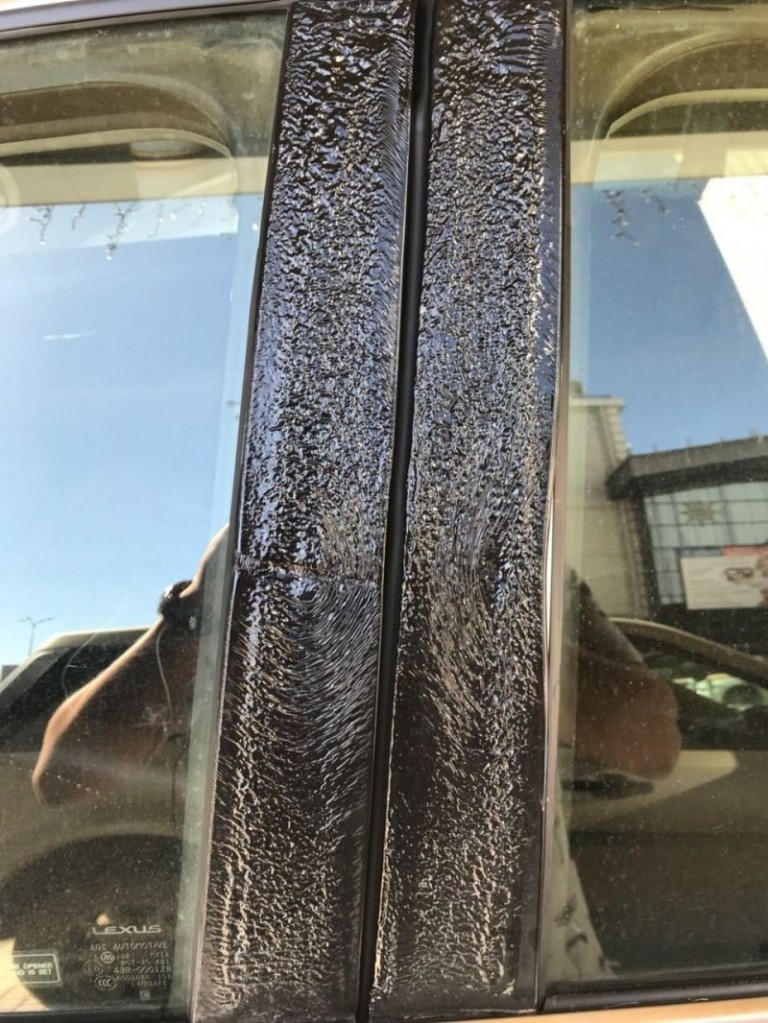 Napsütés olvasztott meg egy autót Oroszországban 4