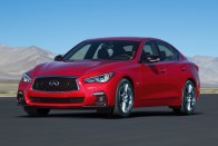 Infiniti Q50: Intelligens alternatíva 23