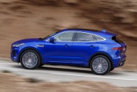 Mesterséges intelligencia és adaptív csillapítás a 2019-es Jaguar E-Pace modellben 22