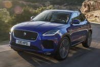 Mesterséges intelligencia és adaptív csillapítás a 2019-es Jaguar E-Pace modellben 23