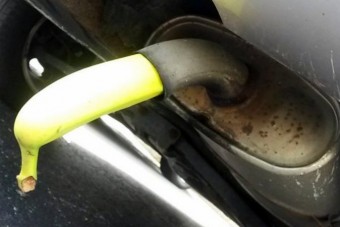 Rendőr vetett véget az autószexnek