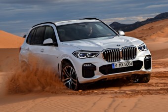Vadonatúj BMW X5: terepképesebb, mint eddig