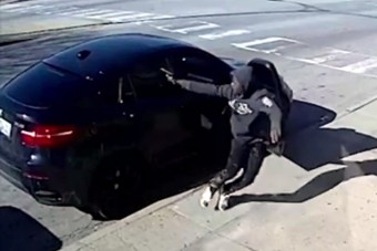 Rendőrtől akartak autót rabolni, rajta vesztettek