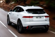 Mesterséges intelligencia és adaptív csillapítás a 2019-es Jaguar E-Pace modellben 3