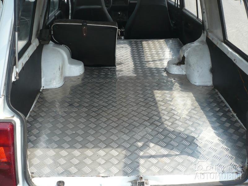 Ezek a kombi Ladák dinnye helyett sérülteket szállítottak (majd később inkább dinnyét) 8