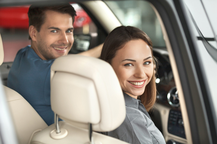 Unatkozol a volán mögött? Mutatunk 3 érvet, hogy miért utazz társasággal! 2