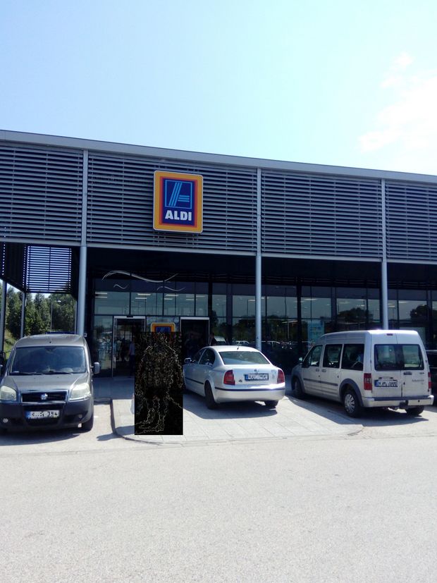 Világbajnok parkolás a győri Aldinál, csak gratulálni tudunk 1 Világbajnok parkolás a győri Aldinál, csak gratulálni tudunk 1