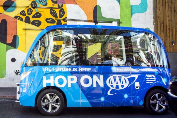 Az új dili: házasodj önjáró buszban!