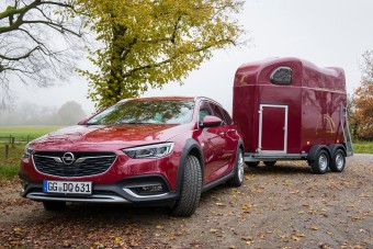 Tetszőleges színben rendelhető az Opel Insignia