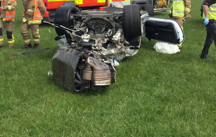 Szó szerint elszállt, majd kettészakadt a ritka Porsche 911 2