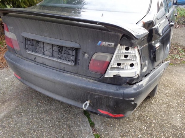 A NAV ezért a lerúgott BMW-ért tényleg ennyit kér? Nevetséges 7