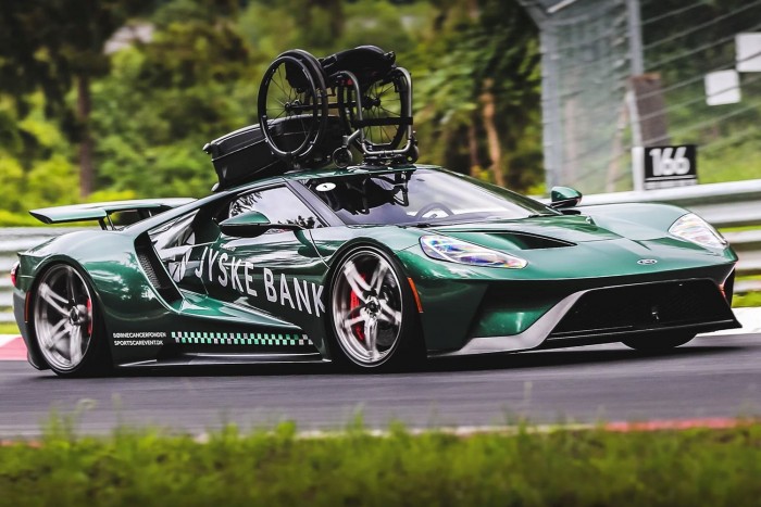 A kerekesszék nem tartotta vissza a sportkocsitól