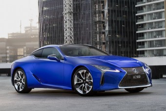 Egymillióért növeszt lepkeszárnyat a Lexus LC kupé