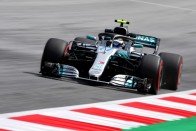 F1: Maradt a Mercedes-uralom a furcsa edzésen 44