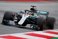 F1: Maradt a Mercedes-uralom a furcsa edzésen 40