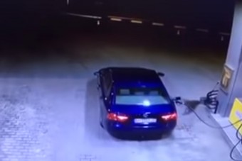 Pokoli következményei lettek a nyílásban felejtett töltőpisztolynak