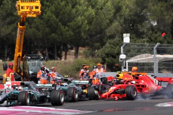 F1: Ezért kapott csak 5 másodpercet Vettel