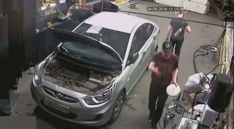 Durva mit éltek túl ezek a srácok egy moszkvai műhelyben