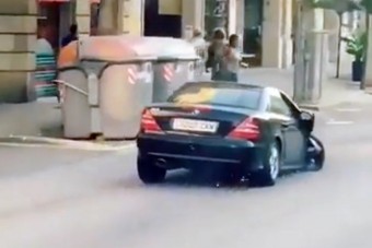 Hihetetlen, hogy így közlekedik ez a Mercedes