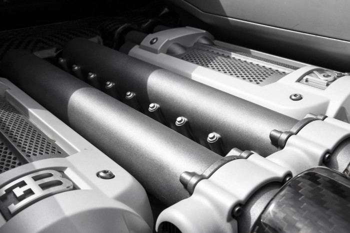 Ha egy igazán gyors tükör kell, akkor itt ez a Bugatti 7