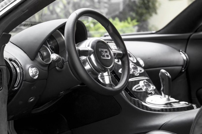 Ha egy igazán gyors tükör kell, akkor itt ez a Bugatti 6