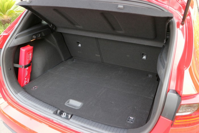 Ja, hogy ez már az új Kia Ceed? 10