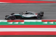 F1: Maradt a Mercedes-uralom a furcsa edzésen 31