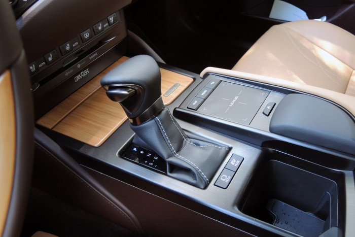 Béna németek tehetik sikeressé az új Lexust 13