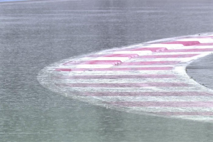 F1: Elmosta az eső a szabadedzést