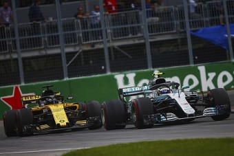 F1: A Mercedestől szerzett kulcsembert a Renault
