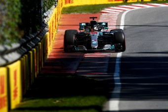 F1: Hamilton nem próbálhatta ki a leggyorsabb gumit