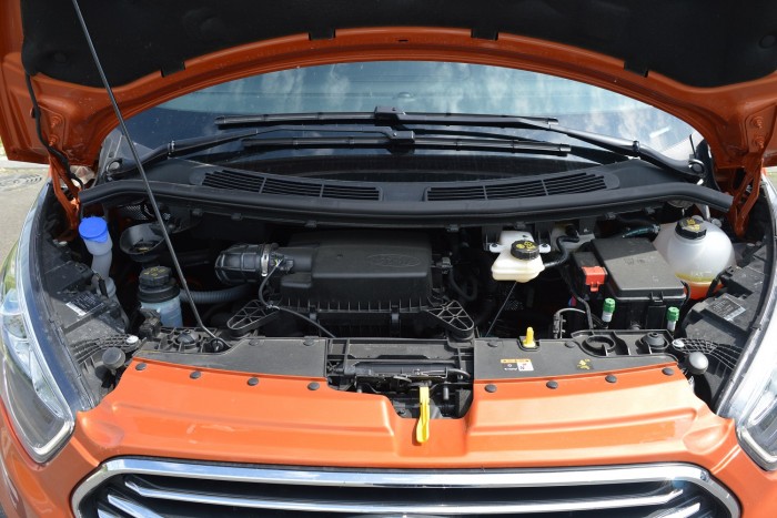 Cégeknek ideális lehet az új Ford Tourneo 3