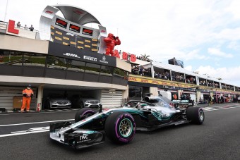 F1: Hamiltoné a pole Franciaországban