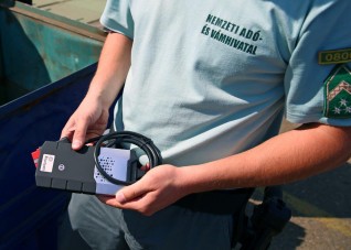 A NAV rárepült a Kínából rendelt autós kütyükre