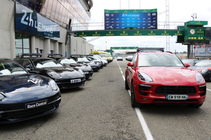 Ha ezek az autók a pályán vannak, akkor valami történt Le Mans-ban 1 Ha ezek az autók a pályán vannak, akkor valami történt Le Mans-ban 1