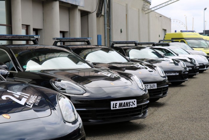 Ha ezek az autók a pályán vannak, akkor valami történt Le Mans-ban 2 Ha ezek az autók a pályán vannak, akkor valami történt Le Mans-ban 2