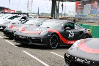 Ha ezek az autók a pályán vannak, akkor valami történt Le Mans-ban