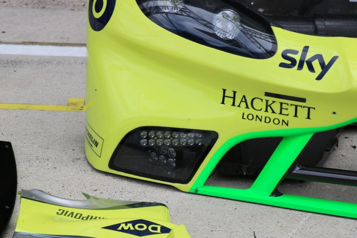 Ennyit kell reszelni egy Aston Martinon, hogy versenyautó legyen 5 Ennyit kell reszelni egy Aston Martinon, hogy versenyautó legyen 5