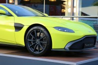 Ennyit kell reszelni egy Aston Martinon, hogy versenyautó legyen 15