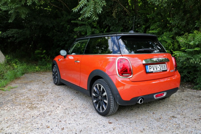 Érdekesebb autó lett a MINI pár zászlótól? 11