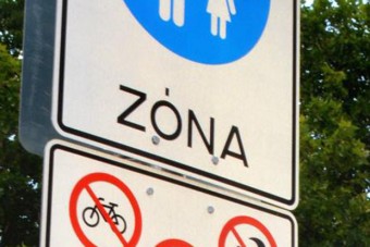 Itt az új magyar KRESZ-tábla