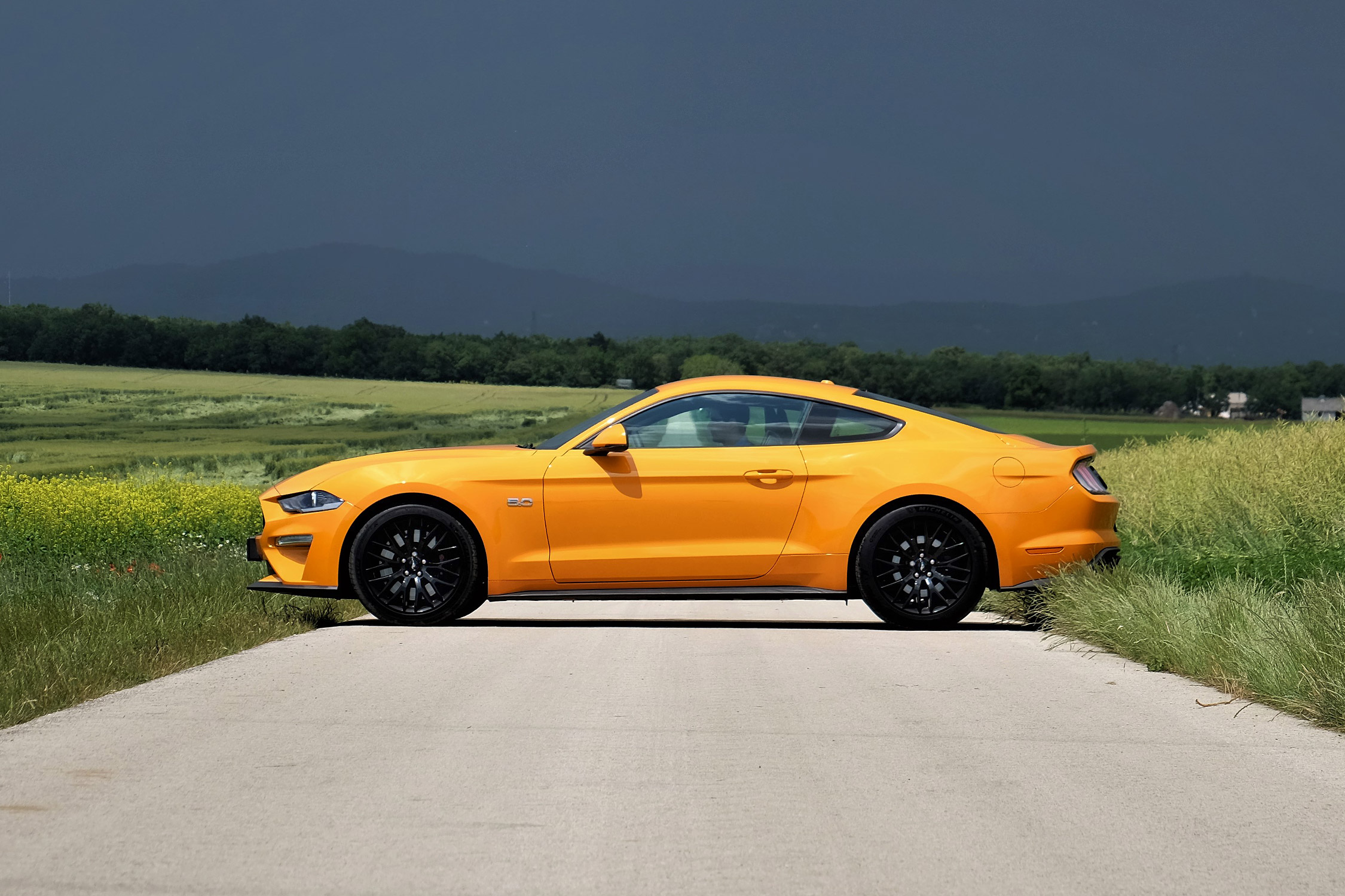 Mindenből még egy kicsit több – Ford Mustang 5