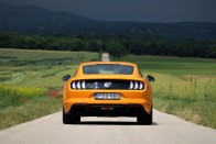 Mindenből még egy kicsit több – Ford Mustang 29