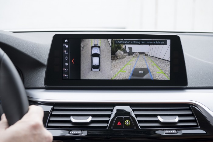 Itt az első vezeték nélkül tölthető autó 6