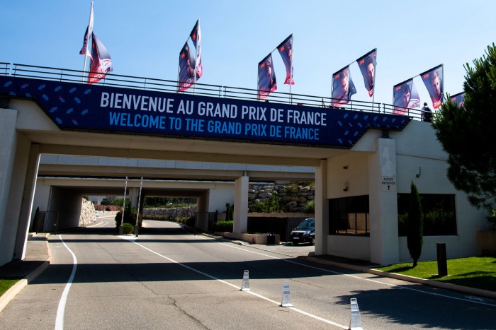 F1: Botrányosan indult a francia versenyhétvége