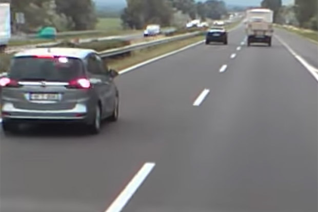 Történt valami az M7-esen, a rendőrség bepipult